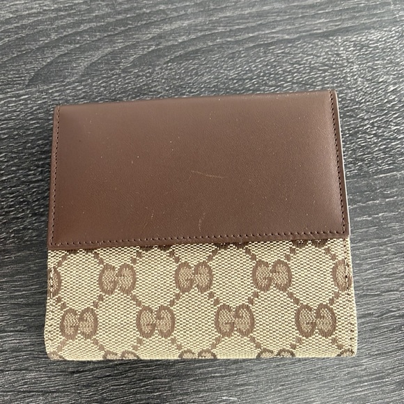 Gucci authentic Leather/ Canvas like new! - Picture 2 of 9